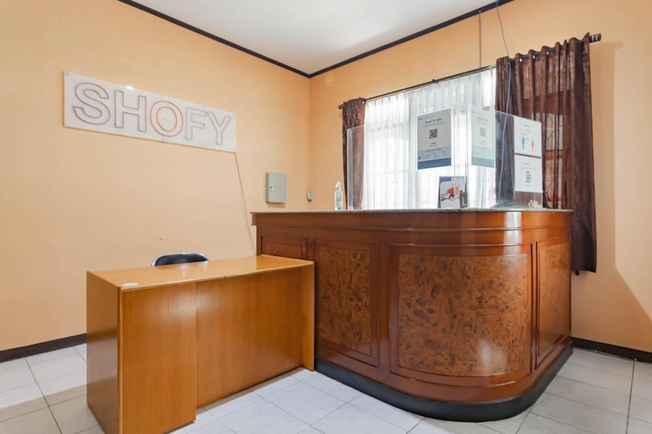 Shofy Guest House Mitra Reddoorz Бандунг Экстерьер фото